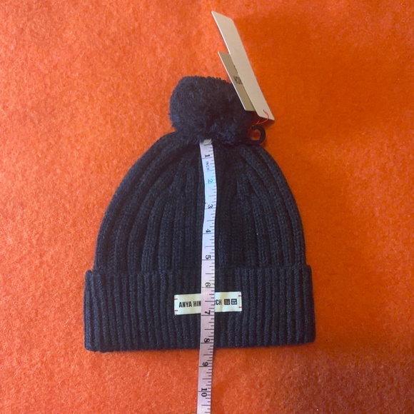 Anya Hindmarch Uniqlo dark grey touch of wool heattech pompom beanie hat NWT - Picture 8 of 8